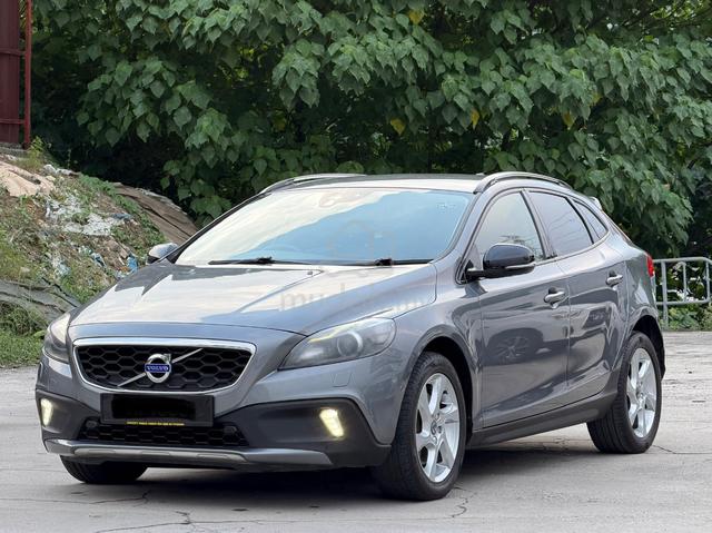 2016 Volvo V40 2.0 CROSS COUNTRY T5 (5 Cylinder) - 5