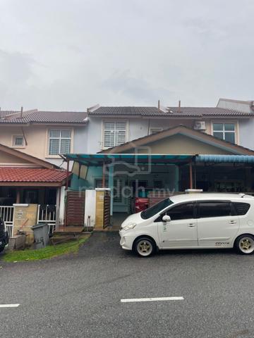 Rumah Teres Dua Tingkat, Desa Jati 1