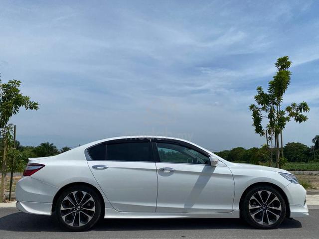 2017 Honda ACCORD 2.4 VTi-L FACELIFT (A) - 4