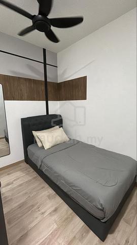 Emporis (Kota Damansara) 1