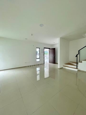 near highway,sepang,klia,nilai,seremban,freehold,0%,2500 1