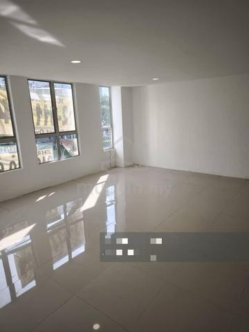 Taman Perindustrian KIP 4sty Shop Lot For Sale 4