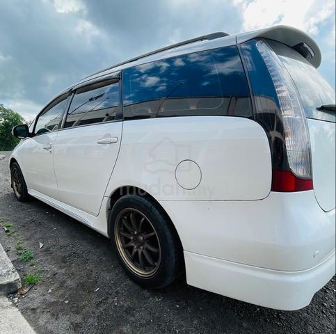 2010 Mitsubishi GRANDIS 2.4 FACELIFT (A) - 5