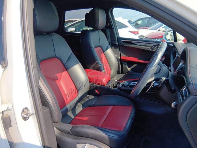 2023 BOOKNOW P/Roof White/Red Porsche MACAN 2.0 - 5