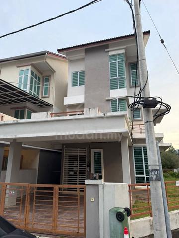 3 storey for workers corner unit 1