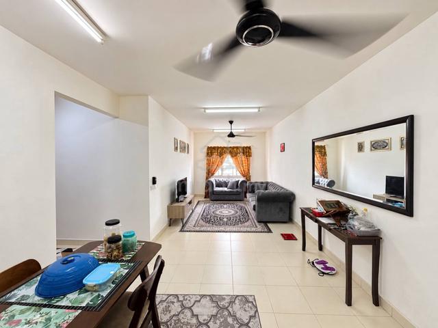 De Bayu Apartment 1