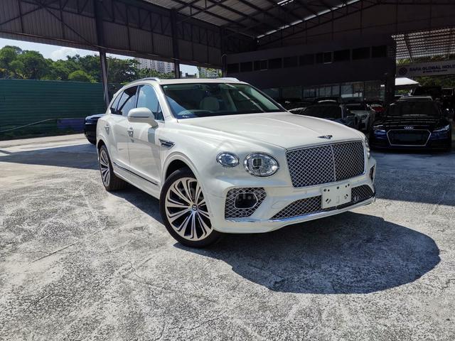 2021 Bentley BENTAYGA 4.0 V8 Beige Interior - 1