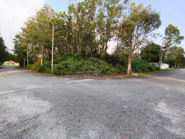 [Corner Lot, Dekat Jalan Utama] Tanah Lot Banglo @ Bdr Tasik Kesuma 1