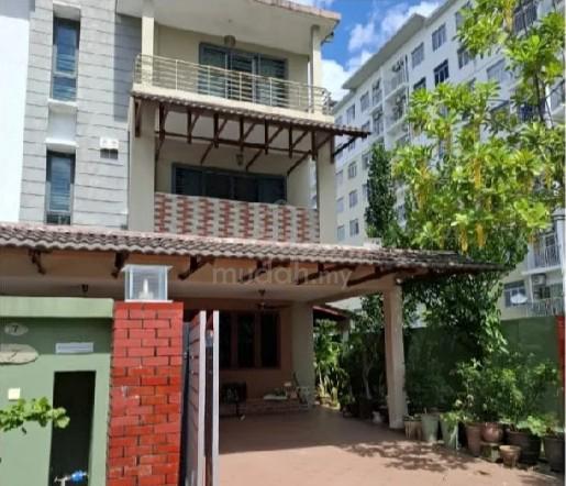 3 Stories Semi-D House at Saujana Suria, Kajang 1