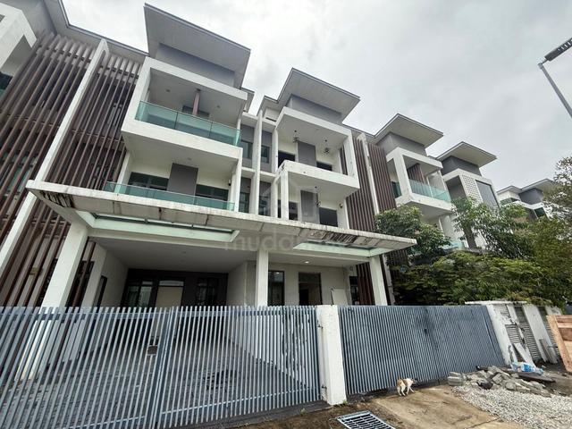 Open Facing Reflexion Pool Villas Reflexion Bandar Nusaputra Puchong 1