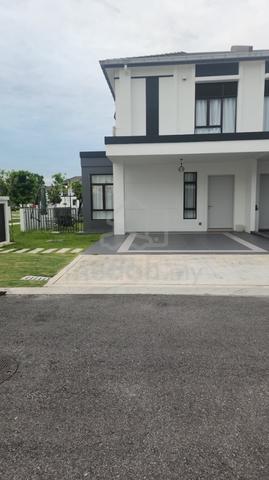 End Lot Regent Garden Eco Grandeur Puncak Alam Extra 15 Feet Land 1