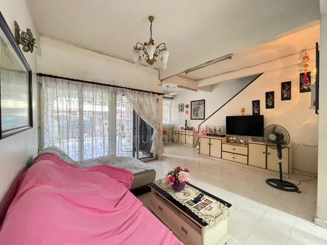 Taman Kolam Air Double Storey Terrace House 6bed Renovated Johor Bahru 1