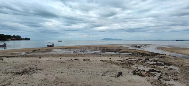 Prime Beachfront Commercial Land Tanjung Bungah Freehold 1.55 Ac 1