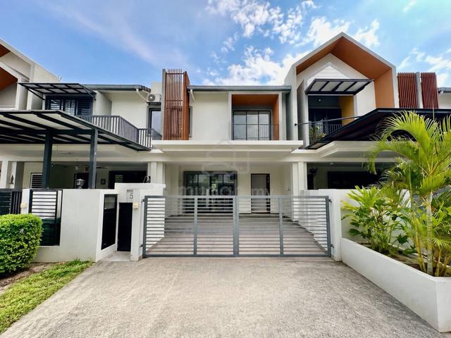 FREEHOLD Terrace House Diamond Taman Putra Prima Puchong 1