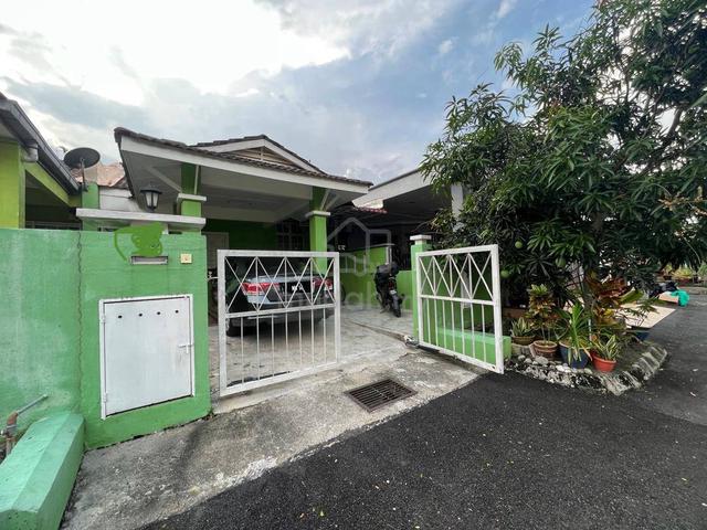 FACING OPEN Single Storey Jalan Suakasih Bandar Tun Hussein Onn Cheras 1