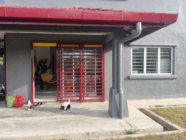 Corner lot Teres 2 tingkat Facing open Taman Salak Perdana BBST 1