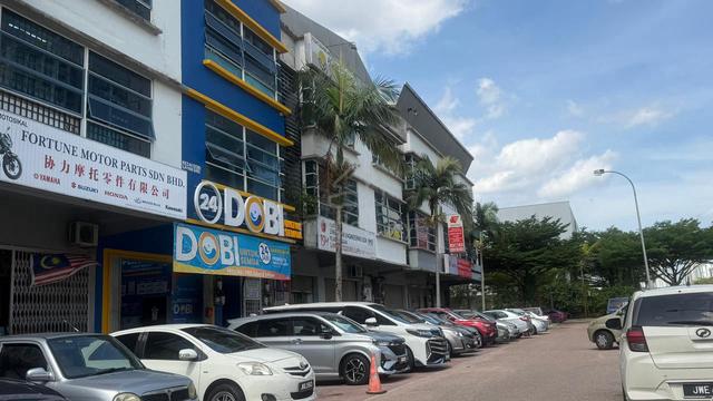 Masai 3 Storey Shop For Sale 1