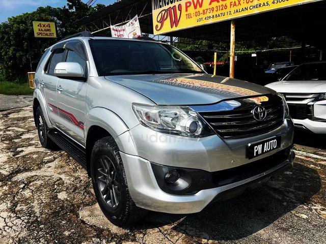 TOYOTA FORTUNER 2.7(A)V TRD sportivo VVT-I 4X4 SUV - 4