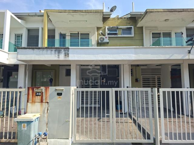 (Lower Unit, new paint) Pearl Villa Townhouse SP4 Bandar Saujana Putra 1