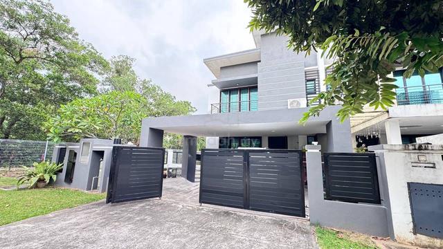 Double Storey End Lot @ Alam Impian, Shah Alam 1
