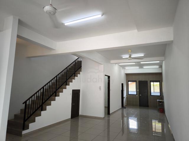 3 Storey Link House, Myra Meranti, Puchong, Near IOI City 1