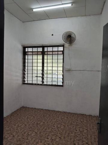 Single Sty Terrace At Lip Sin, Sungai Dua 1