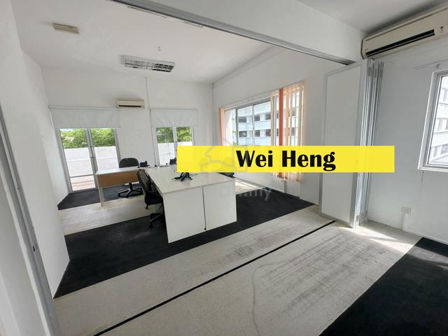 the one shoplot with aircond and reno in bayan baru for rent 1