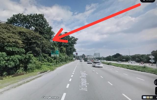 Ampang MRR2 frontage. Corner lot. Commercial Status 0.7 acre land. 1