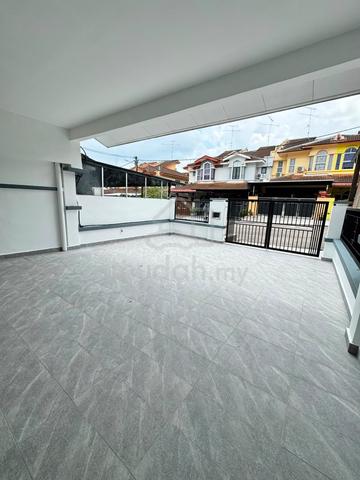 Double storey terrace House , bandar Putra, Kulai 1