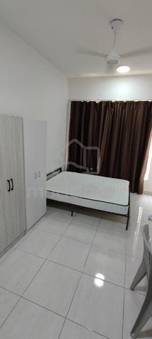 Master bedroom in Bsp21 for rent 1