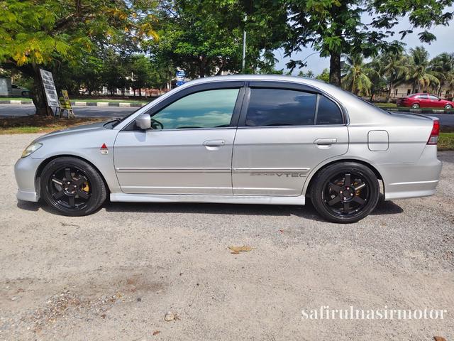 Tahun 2004 Honda Civic ES 1.7 (A) - 5
