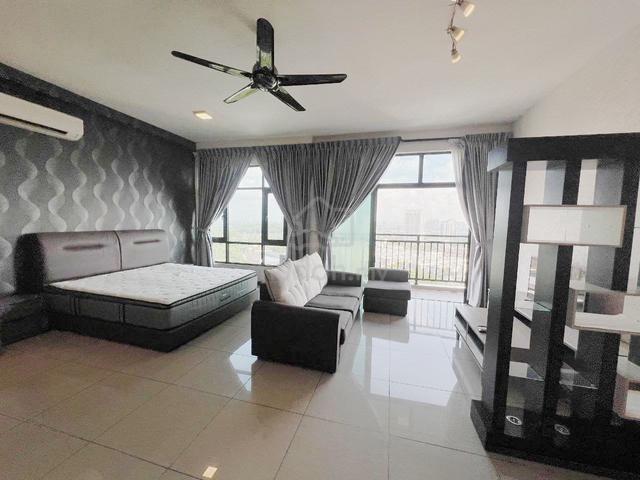 Molek Regency 1