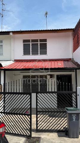 Bandar Baru Permas Jaya Double Storey Low Cost House Extended Kitchen 1