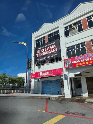 End Lot Kuala Selangor Town 3 Storey Shoplot for Rent 1