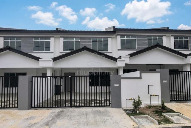 Kluang Taman Tasik Indah @ Brand New Condition 2stry hse for Rent 1