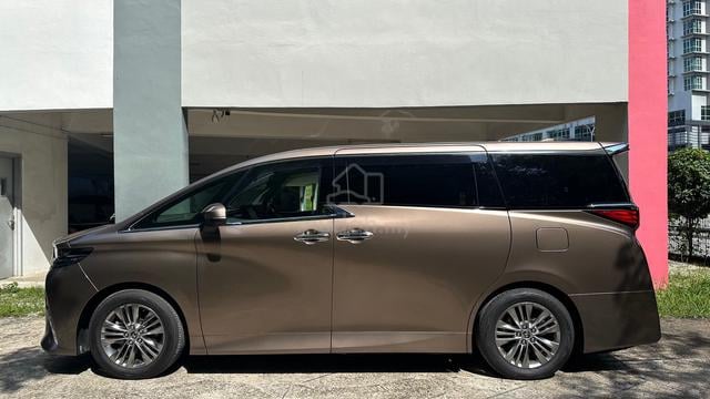 Gold 2025 Toyota ALPHARD 2.5 Z Side Step Grd 4.5A - 5
