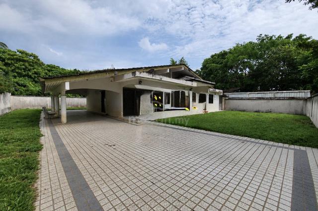 Best Buy TANJUNG BUNGAH 1sty Bungalow 6400sf Big compound 1