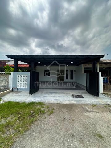 Freehold 1 Storey Renovated and extended unit 1
