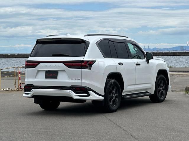 2023 Lexus LX600 OFF ROAD Mark Levinson - 2