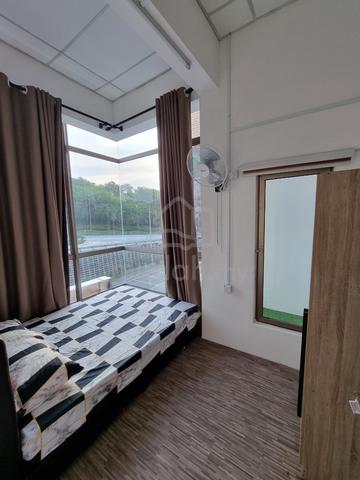 15mins to CIQ 1min to Larkin Sentral Strategic Location 1