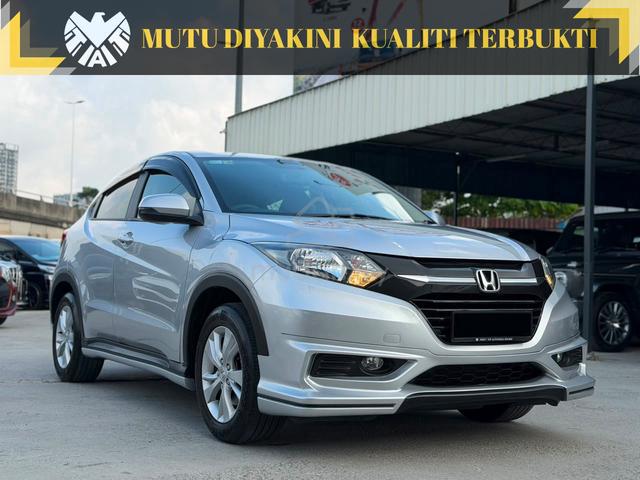 KEYLESS ENTRY FABRIC SEAT 2015 Honda HR-V 1.8 E - 1