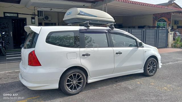 2010 Nissan GRAND LIVINA 1.6 PREMIUM/LUXURY (A) - 2