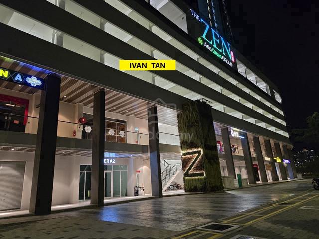 Ground Floor Commercial Shop【 The Zen 】Main Road Queensbay 900sf 1