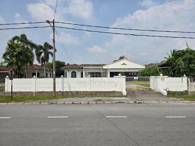 Single Storey Detached House At Taman Seri Dermawan, Ipoh, Perak. 1