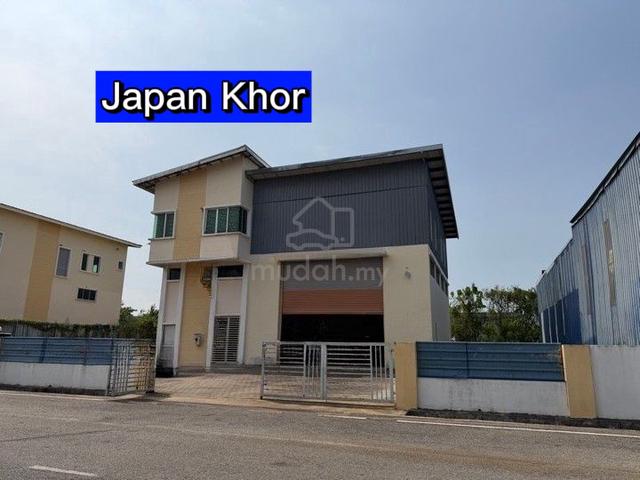 1.5 Storey Semi-Detached Factory For Rent – Permatang Tinggi 1