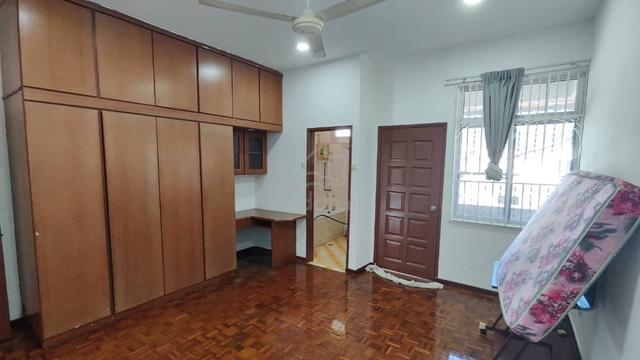 Alor Akar semi-d house fully furnished for rent. 5