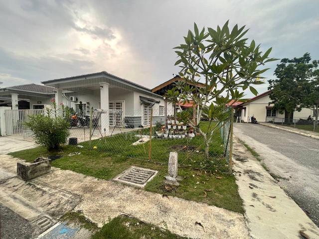 Kg Tok Muda Kapar End lot Single storey SemiD 1