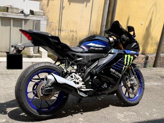 LOW MILLEAGE Yamaha R15m monster R15 full loan OTR - photo 4 of 5