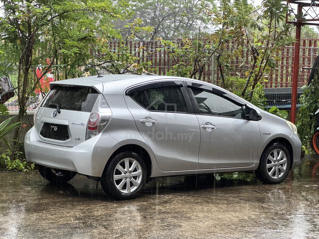 2012 Toyota PRIUS C 1.5 (HYBRID) (A) - 3