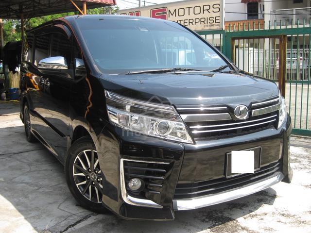 Toyota VOXY ZS 2.0 Kirameki 7 Seat PreCrash Reg 20 - 2